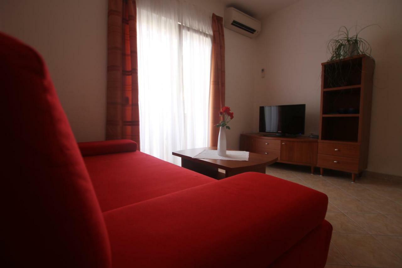 Apartments Macolic Rab Town Exterior foto