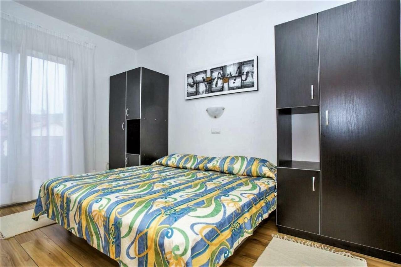 Apartments Macolic Rab Town Exterior foto