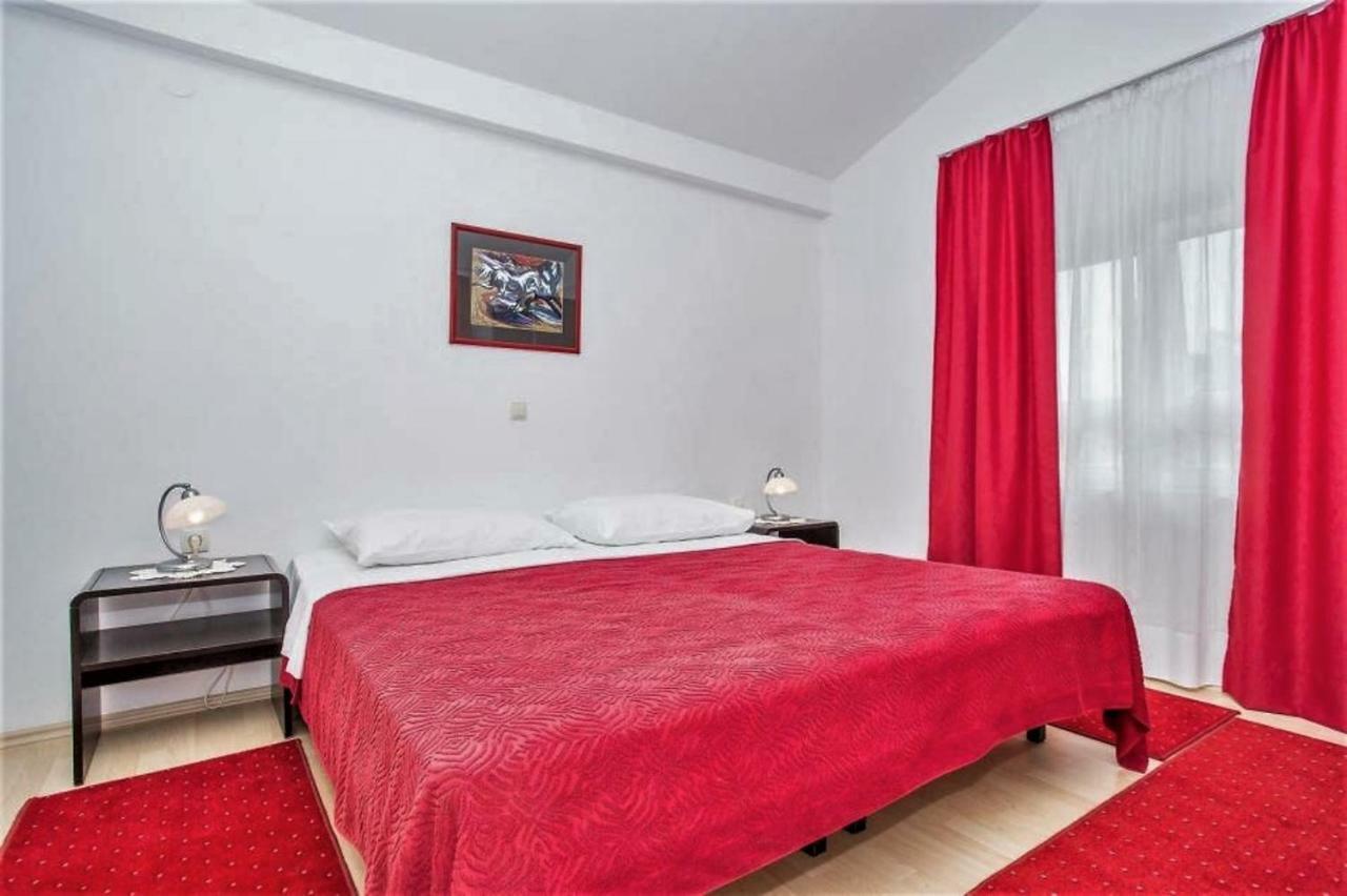 Apartments Macolic Rab Town Exterior foto